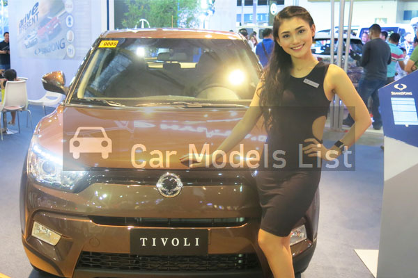 A good-looking girl of Ssangyong Tivoli