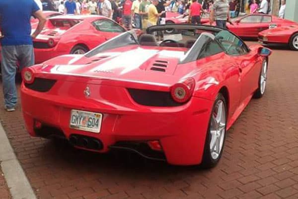 pretty-car-in-red