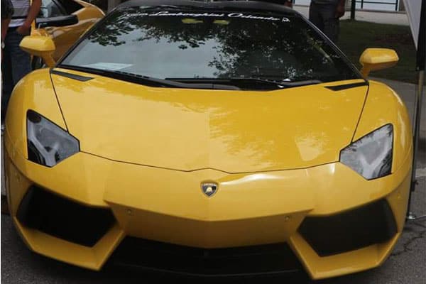 yellow-ferarri