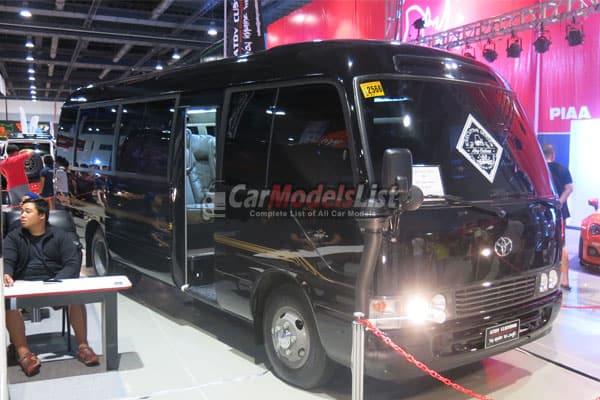 2015 toyota coaster black