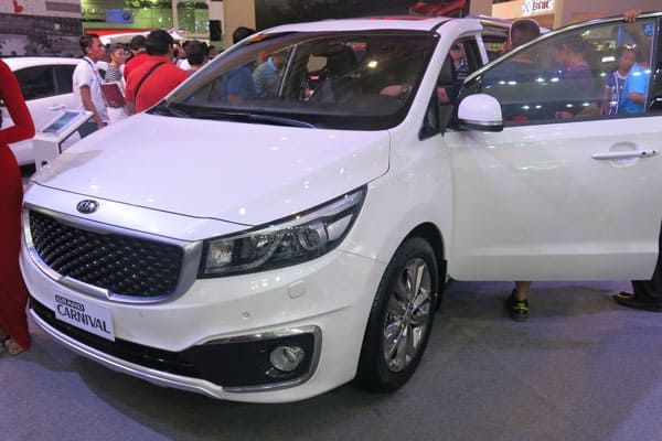 Kia Carnival car model