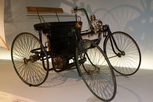 1889 Daimler-Maybach Stahlradwagen car model