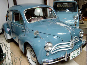 Hino Renault 4CV