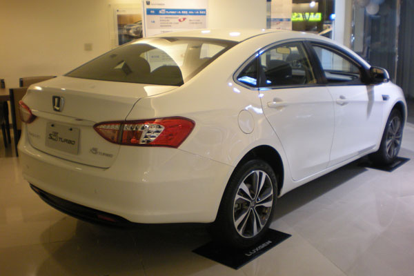 Luxgen S5 Turbo rear view