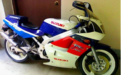 Suzuki RGV 250 model Suzuki RGV 250 model
