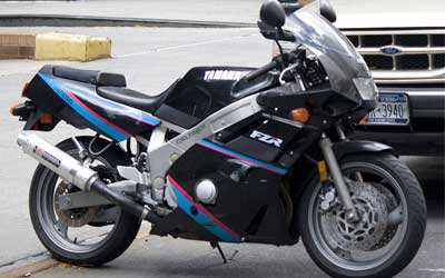 Yamaha FZR600