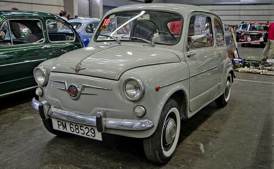 SEAT 600 car model