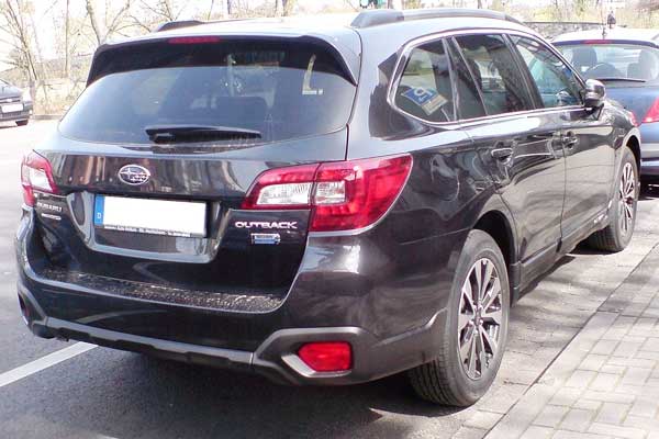 Subaru Outback rear view car model review