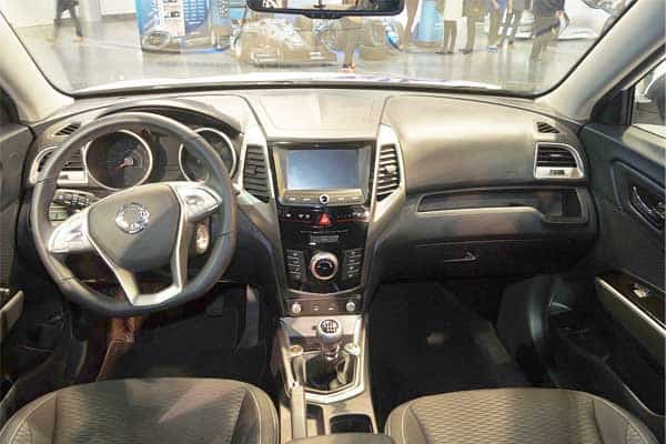 ssangyong tivoli car model interior view