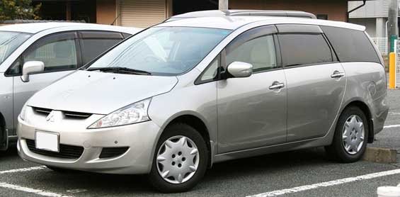 Mitsubishi Grandis car model