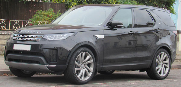 Land Rover Discovery Quarter Front View