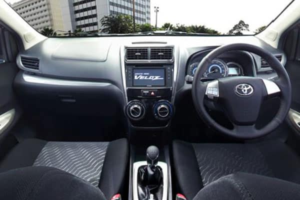 toyota avanza veloz interior