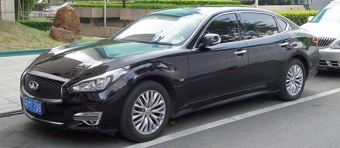 Infiniti Q70