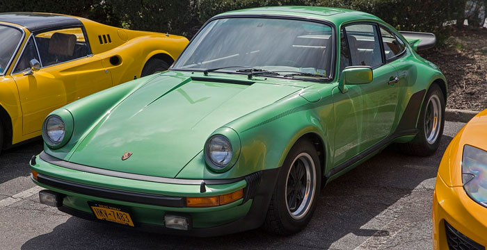 Porsche 930