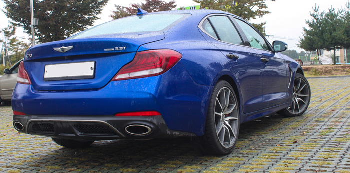 Genesis G70 rear view